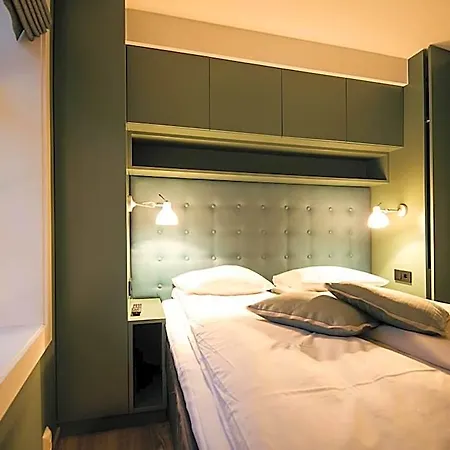 Again Nygata 1 Aparthotel 4*